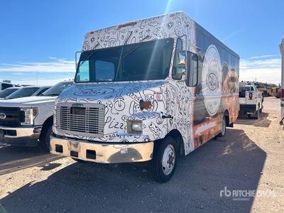2004 Freightliner MT45 4x2 Food Truck Food Concession Truck