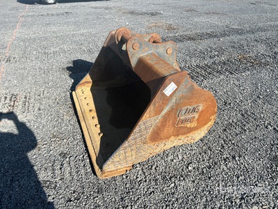 56 in Cleanup Excavator Bucket