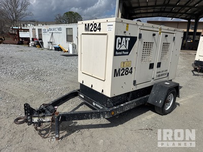 2016 Cat XQ35 27 kW Mobile مولد