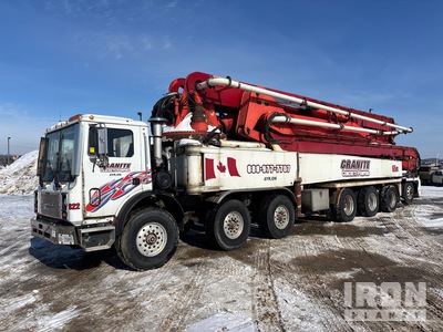 KCP 65 m on 2007 Mack MR688S 14x6 شاحنة مضخة الخرسانة