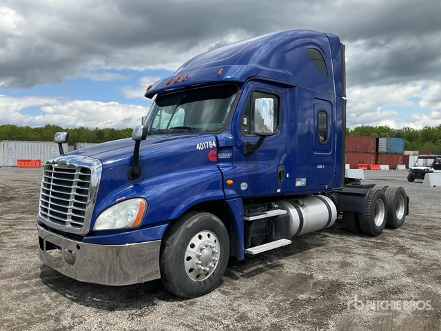2017 Freightliner Cascadia 125 6x4 T/A Sleeper Truck Tractor