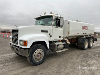 1998 Mack CH613 6x4 Water Truck