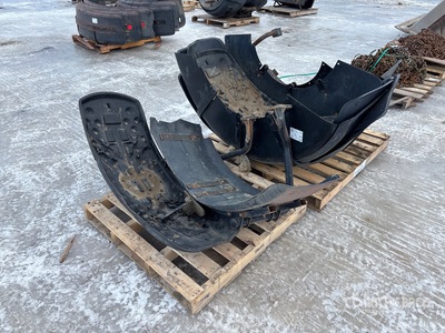 Quantity of (2) Pallets of Grader Fenders