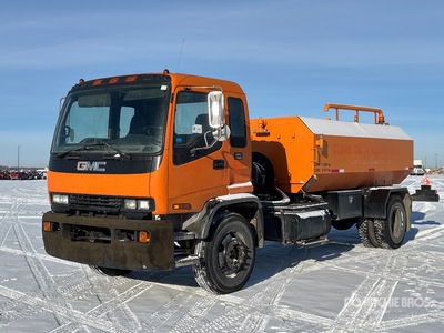 1999 GMC T7500 4x2 Extended Cab Water Truck