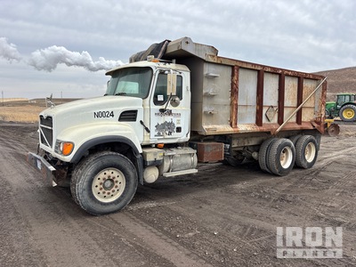 2007 Mack CV713 6x4 Camion à benne tandem