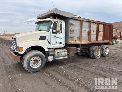 2007 Mack CV713 6x4 Camion à benne tandem