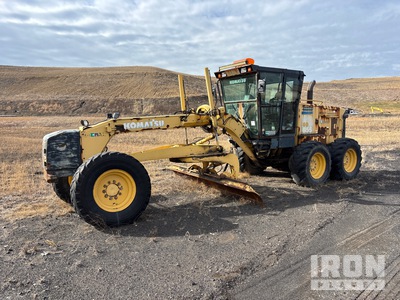 Komatsu GD655-3C Motoniveladora (Inoperable)