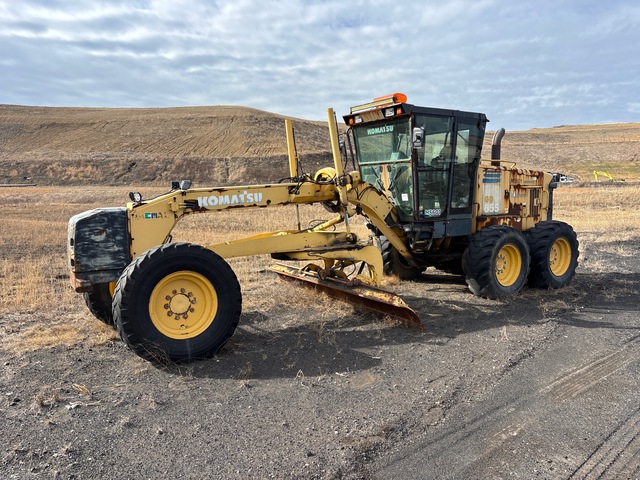 2006 Komatsu GD655-3C Motor Grader (Inoperable)