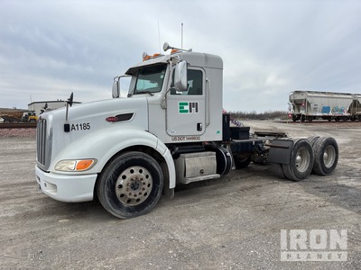2013 Peterbilt 386 6x4 Ciągnik siodłowy T/A z kabiną dzienną