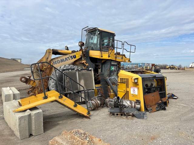 2016 Komatsu WA600-8 Wheel Loader (Inoperable)