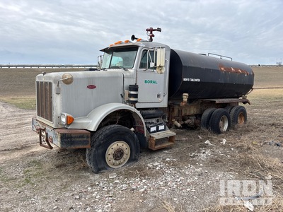 1998 Peterbilt 357 6x6 Camion cisterna de agua (Inoperable)
