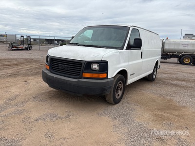 2004 GMC Savana 2500 Cargo Van