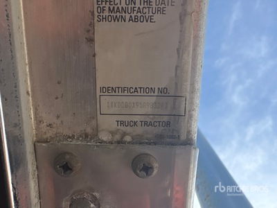 2005 Kenworth T800B 6x4 T/A Sleeper Truck Tractor