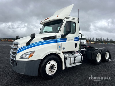 2019 Freightliner Cascadia 126 6x4 T/A Day Cab Truck Tractor