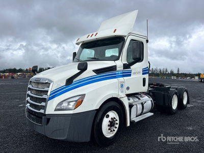 2019 Freightliner Cascadia 126 6x4 T/A Day Cab Truck Tractor