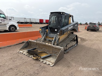 2017 John Deere 333G لودر بجنزير