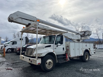 Altec AA755L 56 ft on 2006 International 4300 4x2 Bucket Truck