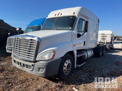 2015 Freightliner 113 T/A Day Cab Truck Tractor