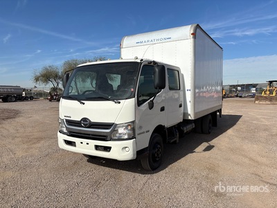 2017 Hino 155 4x2 Furgoneta caja cerrada