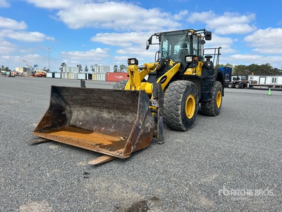 2023 Komatsu WA380-8 Wheel Loader