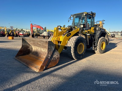 2023 Komatsu WA380-8 Wheel Loader