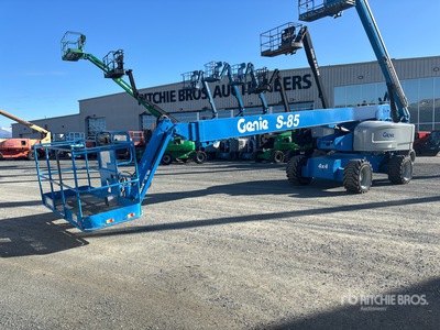 2013 Genie S-85 4WD Diesel Nacelle Télescopique