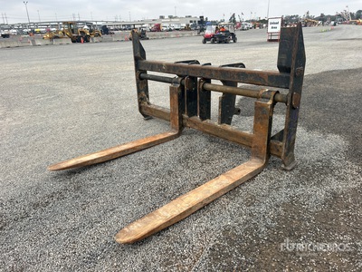 Paladin 272204 72 in Q/C Wheel Loader Forks - Fits Komatsu WA380