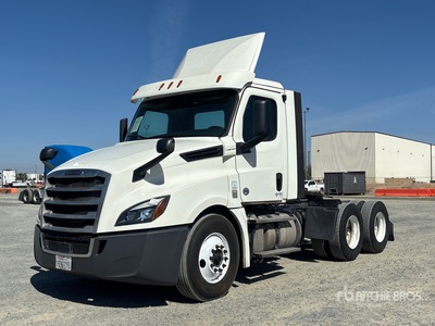 2018 Freightliner Cascadia 126 6x4 T/A Day Cab Truck Tractor
