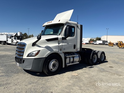 2018 Freightliner Cascadia 126 6x4 T/A Day Cab Truck Tractor