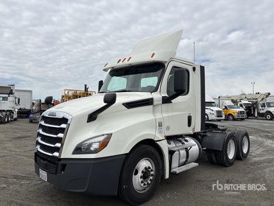 2018 Freightliner Cascadia 126 6x4 T/A Day Cab Truck Tractor
