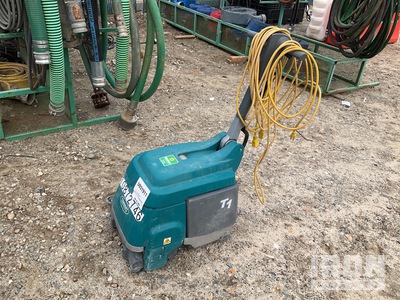 2023 Tennant T1 Walk-Behind Laveuse de sol (Inoperable)