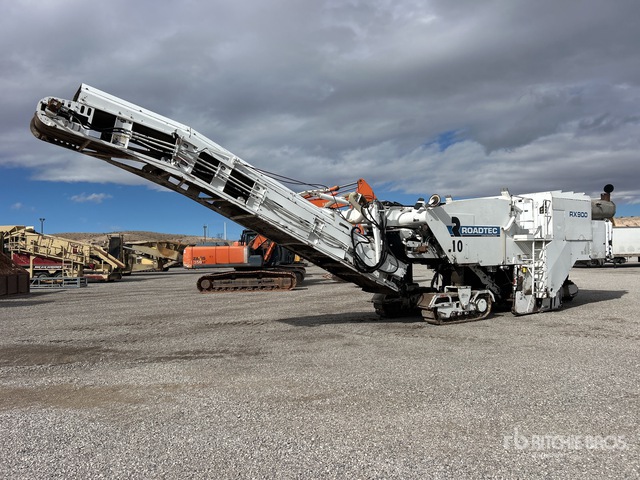 2010 Roadtec RX900 Tracked Cold Planer | Ritchie Bros. Auctioneers