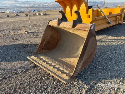 WBM 64 in Q/C Cleanup Excavator Bucket - Fits Hitachi ZX250LC-5N