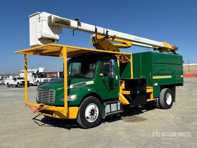 2014 Terex 350 lb Articulated Boom on 2015 Freightliner M2 106 4x2 ブームトレーラー