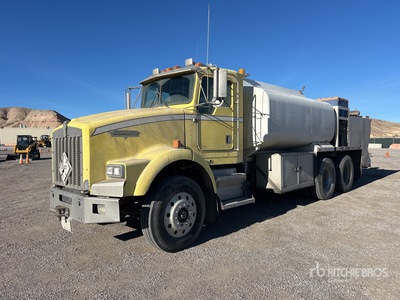 1999 Kenworth T800 2500 gal 6x4 Fuel and Lube Truck