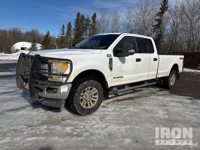 2017 Ford F-250 XLT 4x4 Crew Cab بيك اب