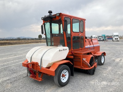 2017 Broce CRT350 Barredora / Self-Propelled Broom