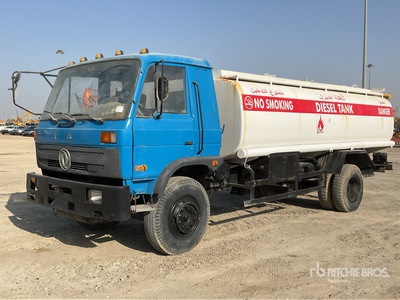 2009 DongFeng EQ5161GFJ6 12000 L 4x2 Camion-citerne