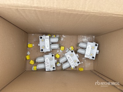 Quantity of (1) Boxes of Mini Excavator Excavator Hyd Pump Parti varie