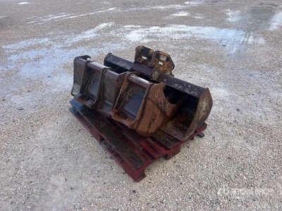 Quantity of (3) Arden 1 Digging 270 MM, 1 Digging 570 MM, 1 Cleanup 1170 MM Qte De Godets Qty Of Excavator Bucket