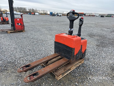 BT LWE130 Pallet Jack