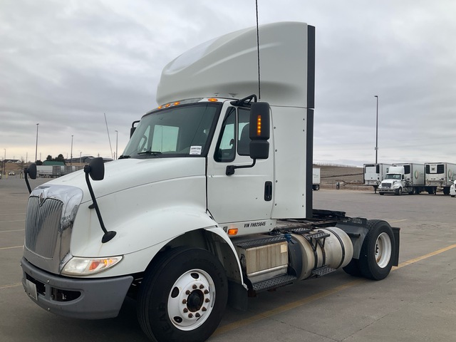 2015 International 8600 4x2 S/A Day Cab Truck Tractor 2015 International 8600 4x2 S/A Day Cab Truck Tractor