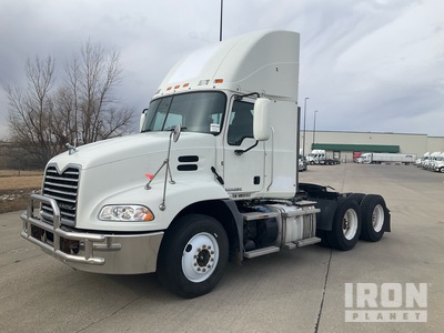 2017 Mack CXU613 6x4 Ciągnik siodłowy T/A z kabiną dzienną