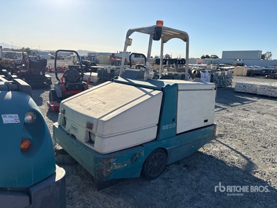 Tennant 6200 Ride-On Floor Sweeper