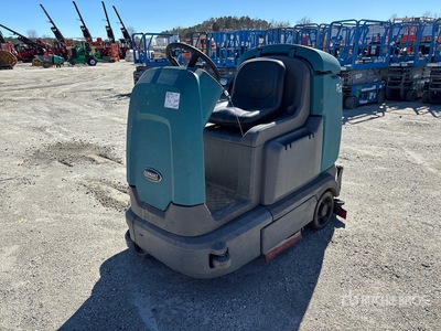 Tennant T12 Ride-On Electric Floor Scrubber