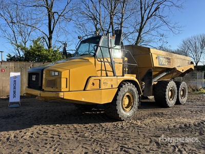 2015 Cat 730C Wywrotka przegubowa