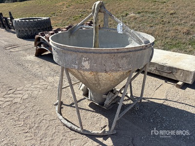2016 Gar Bro Concrete Bucket