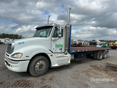 2005 Freightliner Columbia 120 6x4 Flatbed Truck