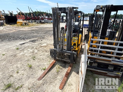 2016 Hyundai 25LC-7M 4680 lb Cushion Tire رافعة شوكية