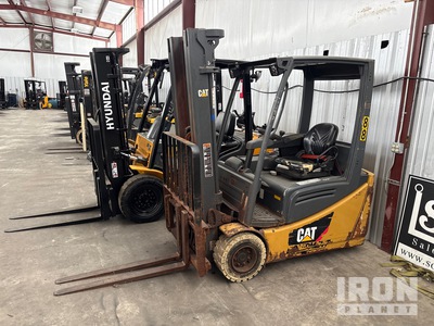 2021 Cat 2ET3500 3550 lb Electric Forklift